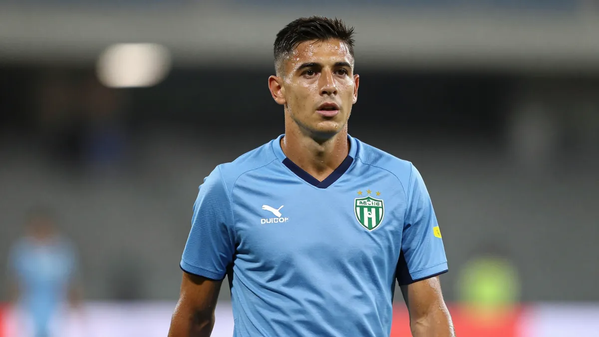 Argentinos Juniors sign defender Claudio Bravo from Timbers