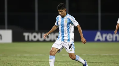 Argentinos Juniors se mantiene en la lucha por un boleto a la Copa Libertadores, con Independiente Rivadavia como su...